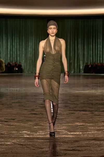 Look 9
